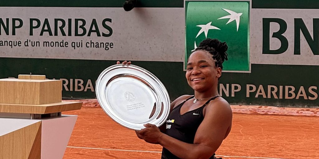vitoria-miranda-e-campea-juvenil-de-simples-e-duplas-em-roland-garros