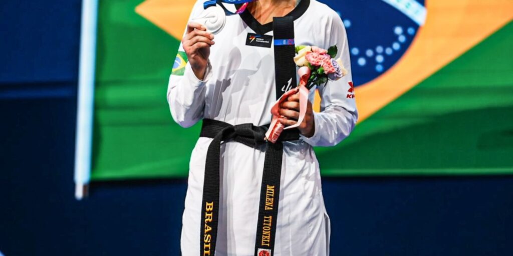 milena-titoneli-e-prata-no-mundial-de-taekwondo,-o-3o-podio-do-brasil