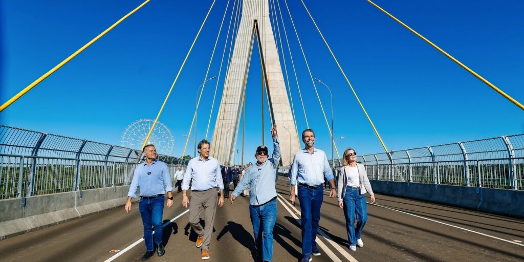 lula-inaugura-ponte-em-foz-do-iguacu-e-critica-quem-constroi-“muros”