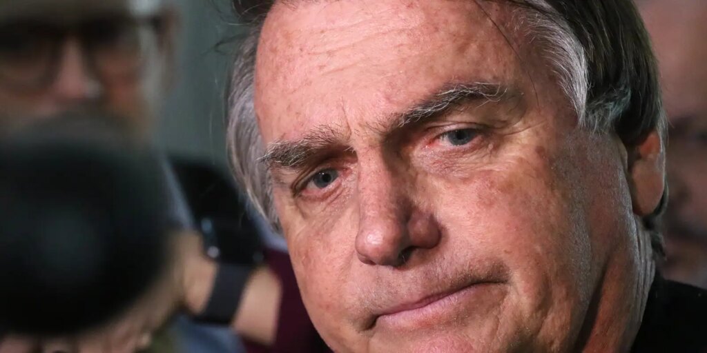 bolsonaro-e-submetido-a-cirurgia-para-tratamento-de-hernia-bilateral