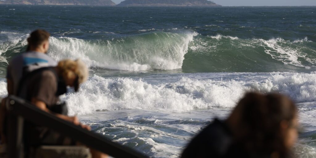 defesa-civil-confirma-manutencao-do-alerta-de-ressaca-em-praias-do-rio