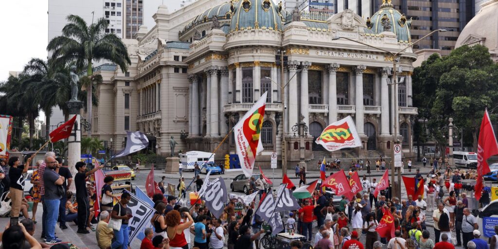 manifestacao-no-rio-lembra-8-de-janeiro-e-rejeita-anistia-a-golpistas