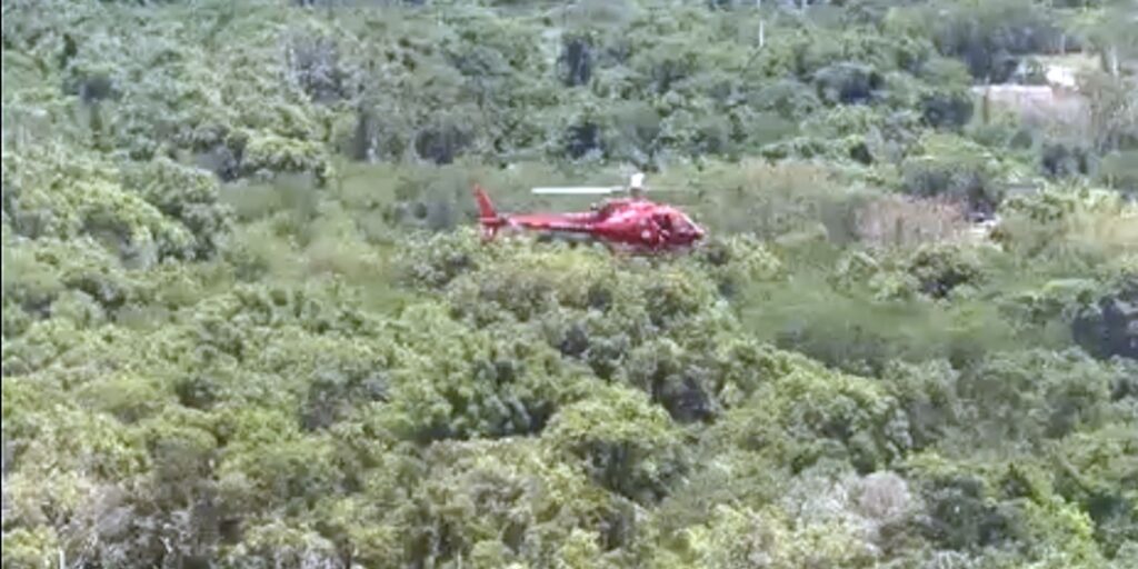 helicoptero-cai-na-zona-oeste-do-rio-e-deixa-tres-pessoas-mortas