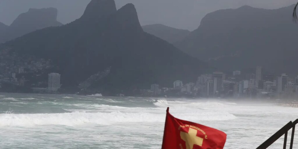 chuva-forte-atinge-o-rio-de-janeiro-desde-a-noite-desta-segunda-feira
