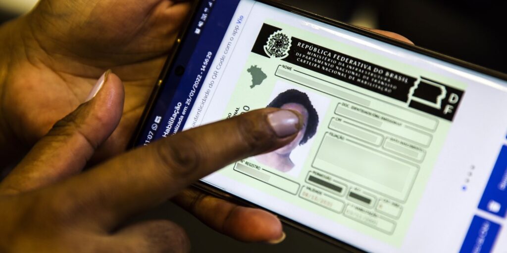 novos-pedidos-de-cnh-quadruplicam-em-janeiro,-mostra-senatran