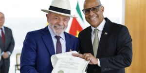 lula-recebe-credenciais-de-sete-novos-embaixadores