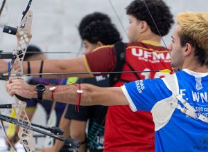 fabio-klier-e-ouro-no-tiro-com-arco-na-estreia-da-modalidade-no-jubs