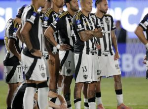 lanus-supera-atletico-mg-nos-penaltis-e-e-bicampeao-da-sul-americana