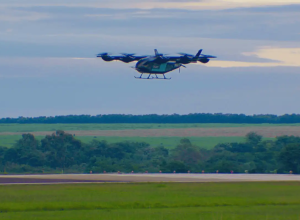 eve,-da-embraer,-faz-primeiro-voo-do-prototipo-de-“carro-voador”