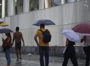 pais-com-maioria-das-regioes-em-alerta-de-chuvas-intensas-nesta-quarta
