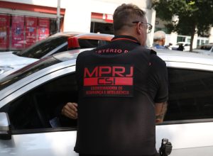 pms-do-rio-sao-denunciados-por-desviar-armas-apreendidas-em-operacoes