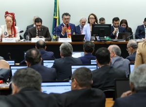 centrao-tenta-derrubar-transicao-de-60-dias-para-fim-da-escala-6×1