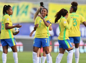 liderada-por-kerolin,-selecao-goleia-bolivia-na-copa-america